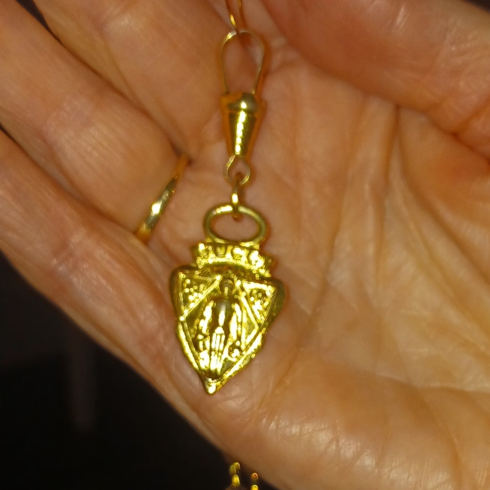 Gucci Charm Necklace Vintage Pendant Zipper Pull Logo Knight with Unbranded Chai - Picture 6 of 8